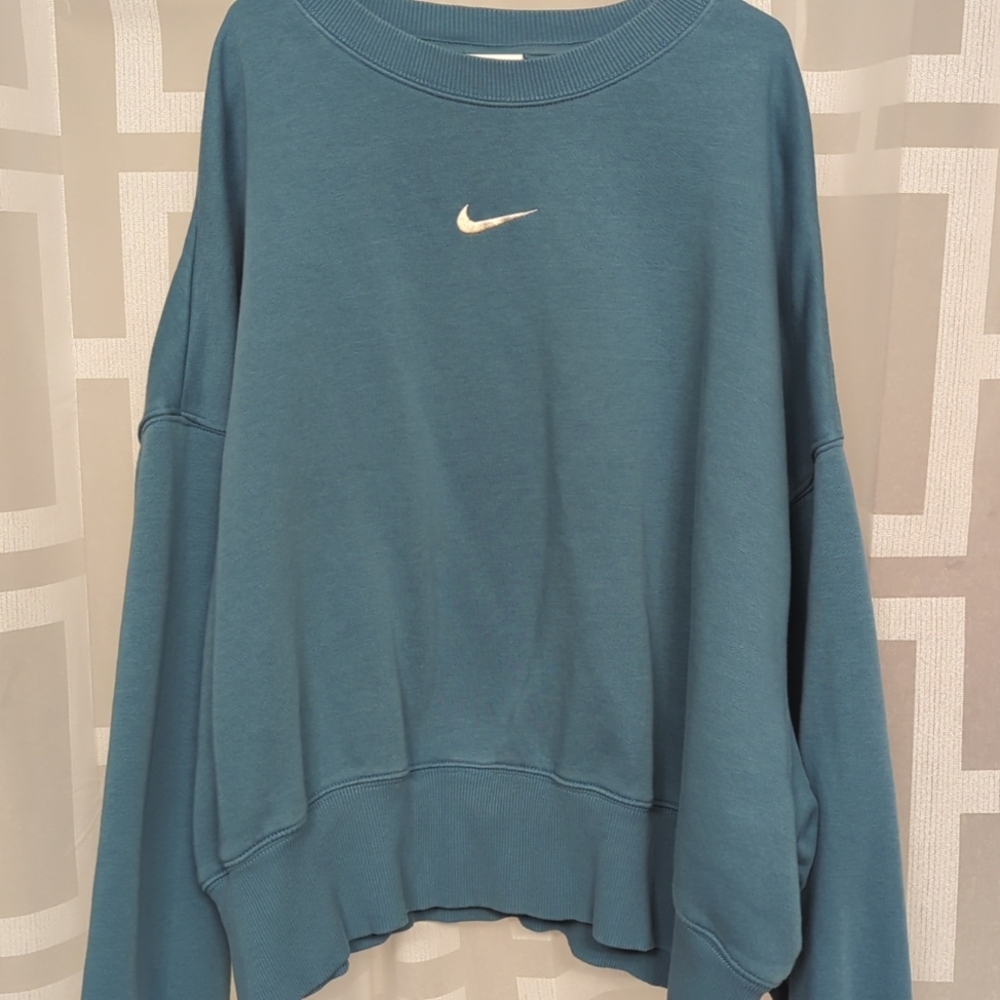 NIKE Phoenix Womens Oversized Crewneck Sweatshirt, Small
